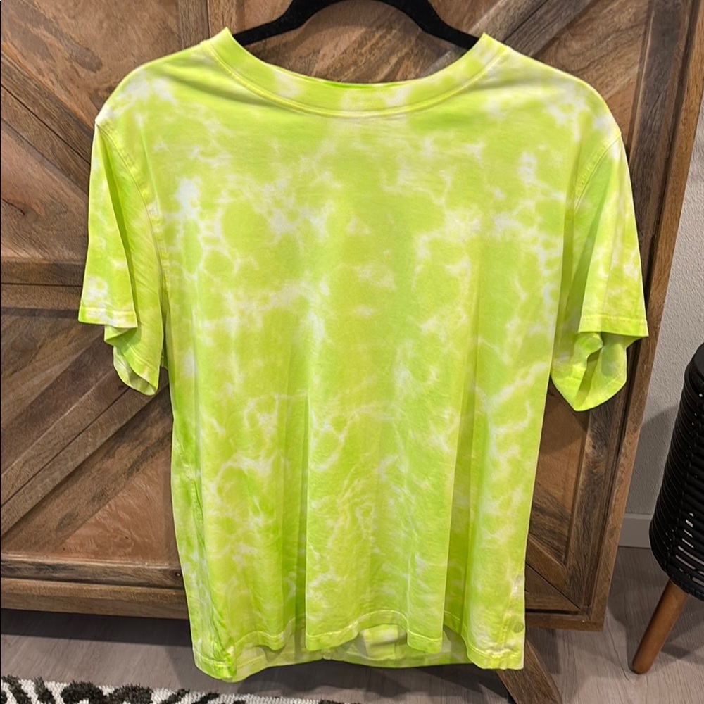 Lululemon T-Shirt